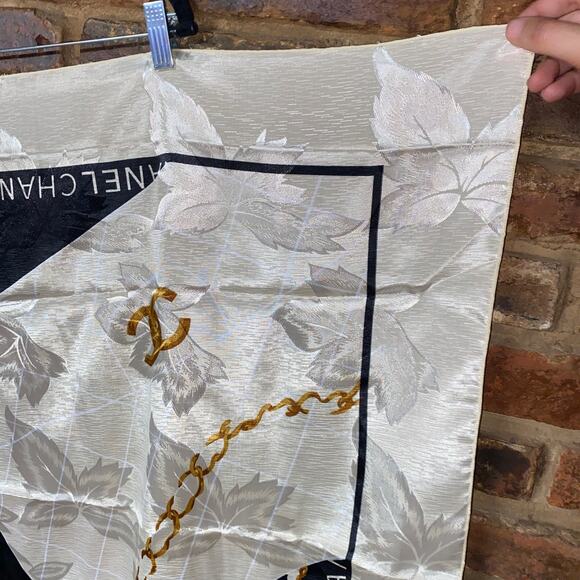 CHANEL Vintage Silk Ivory Black Chain Floral Square Scarf Women's - Picture 4 of 8